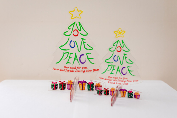 Personalized new year wishes on a crystal Christmas tree