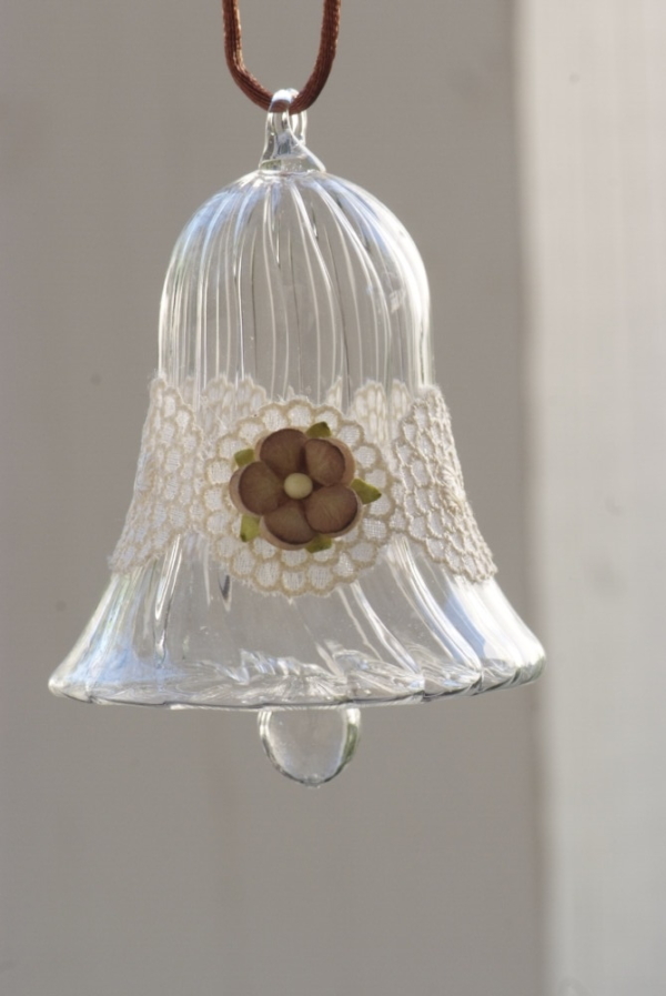 Crystal bell with a white Vine lace and brown flower